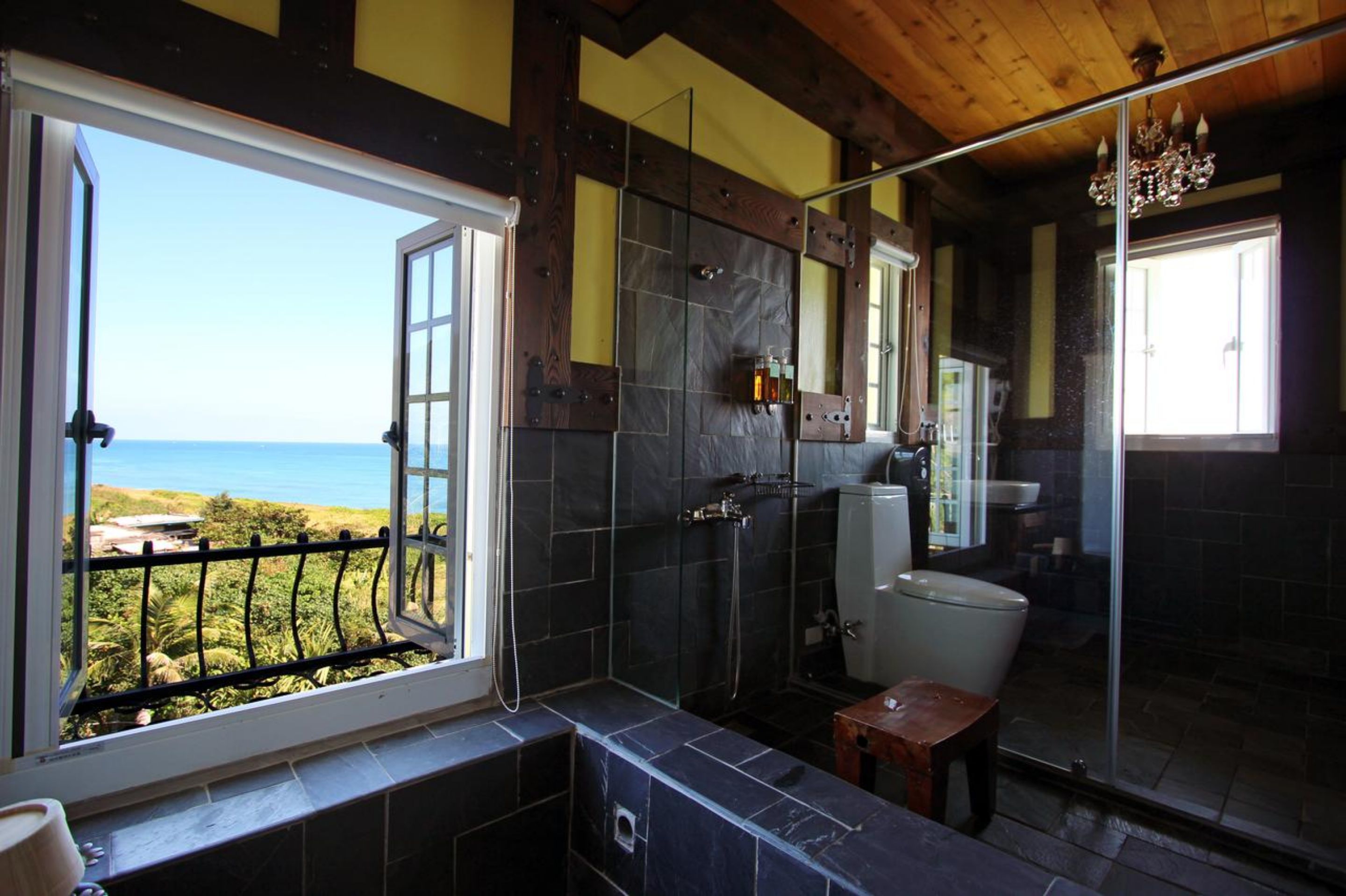 superior room for 6 people,sea view | bathroom | separate bathtub and shower, deep-soaking bathtub, free toiletries
