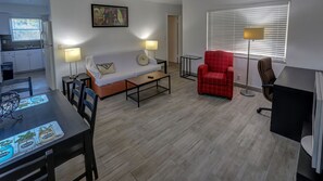 公寓, 1 张大床, 厨房 | 起居区 | 电视