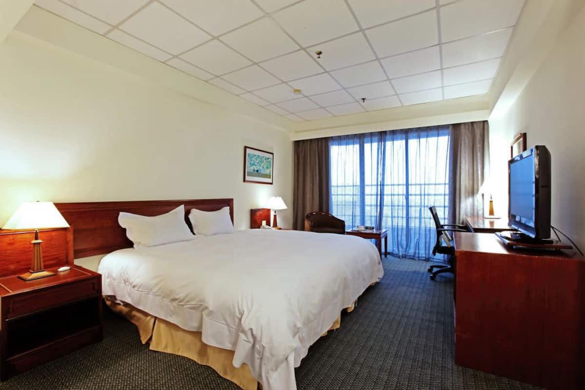 double room | down duvets, desk, laptop workspace, blackout curtains