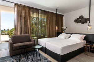 Deluxe Double Room | In-room safe, laptop workspace, blackout drapes, soundproofing