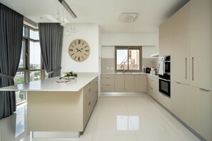 Presidential Apartment, 2 Bedrooms, City View