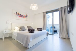 Luxury Two-Bedroom Apartment  With Terrace Over Old City View 