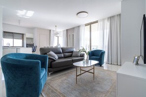 Executive Apartment, 3 Bedrooms, City View | Room amenity