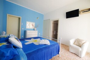 3 bedrooms, individually furnished, free WiFi, bed sheets