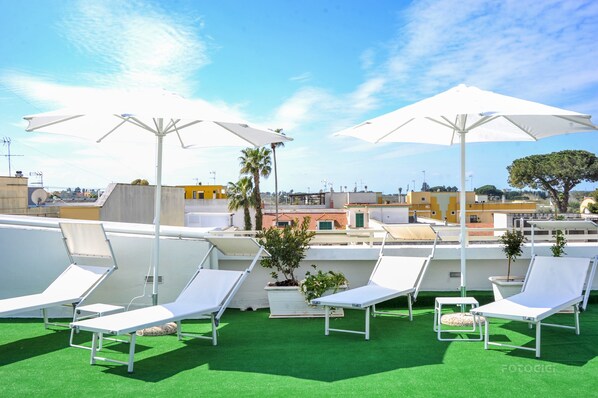 Sun deck