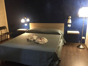 Desk, soundproofing, cribs/infant beds, free WiFi - No Stress Affittacamere (Rome)