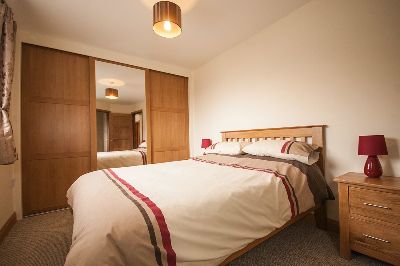 Xalet, 2 dormitoris | Decoració individual, mobiliari individual i habitacions insonoritzades 