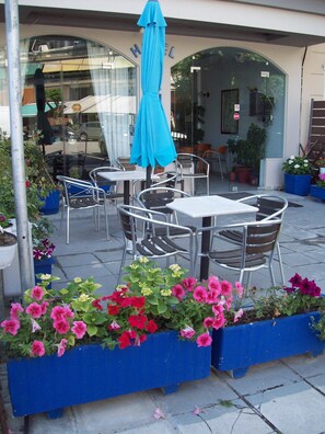 Exterior - Pantheon (Larissa)