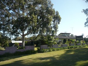 Front of property - Getaway Inn Boutique Guest House (Nulkaba)