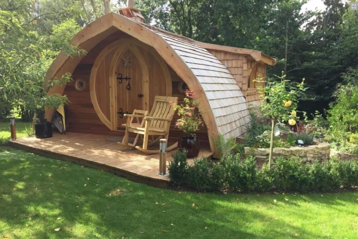 Detached Cabin with Shared Bathroom | Verduisterende gordijnen, beddengoed