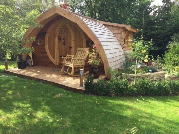 Detached Cabin with Shared Bathroom | Verdunkelungsvorhänge, Bettwäsche