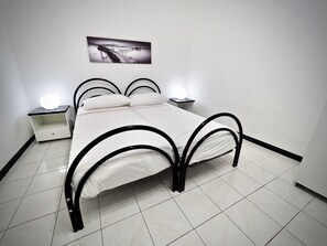 Apartment, 2 Bedrooms | 2 bedrooms, iron/ironing board, free WiFi, bed sheets - Comodissima Casa San Bernardo (Genoa)