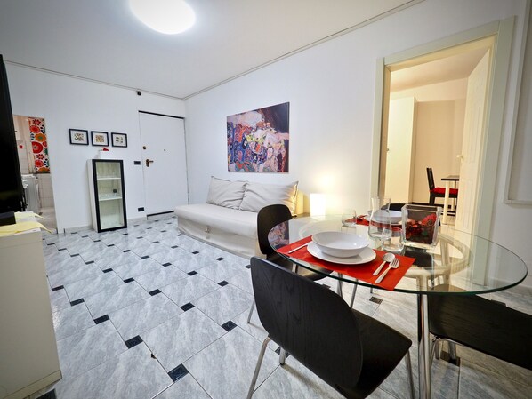 Lägenhet - 2 sovrum | Vardagsrum | Tv