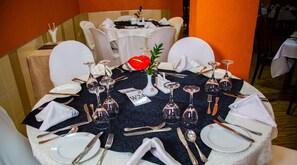 Café da manhã, almoço e jantar