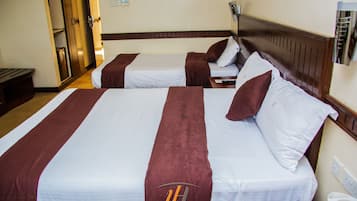 Standard Double Room | Minibar, desk, free wired Internet, bed sheets