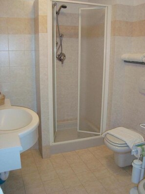 Shower, free toiletries, hair dryer, bathrobes