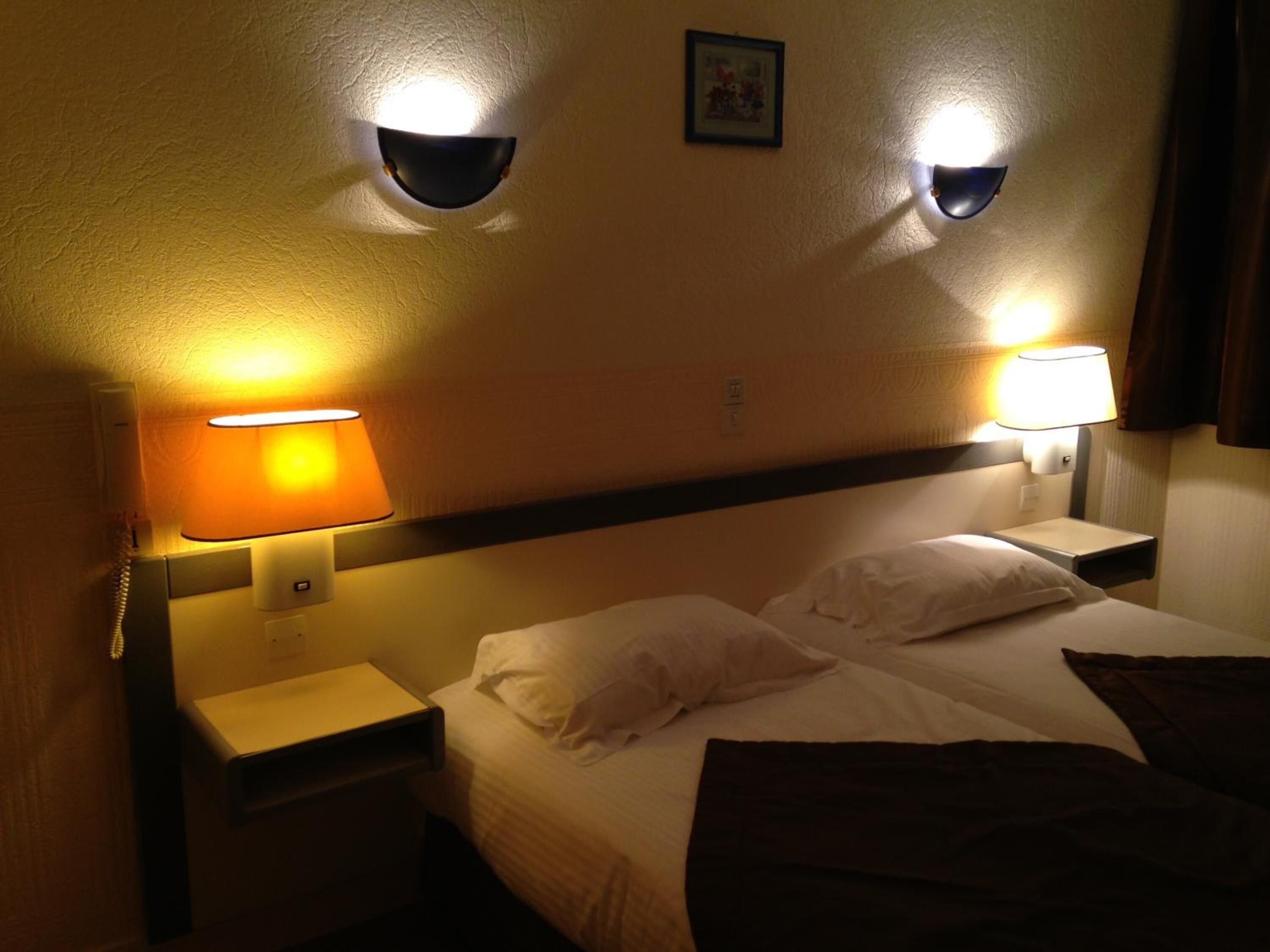 desk, soundproofing, iron/ironing board, free wifi