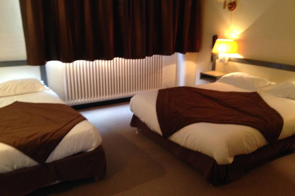 desk, soundproofing, iron/ironing board, free wifi