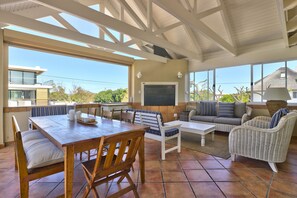 Casa exclusiva, 5 dormitoris, vistes al jardí | Terrassa o pati