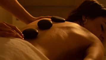 Couples treatment rooms, sauna, hot tub, steam room, Turkish bath