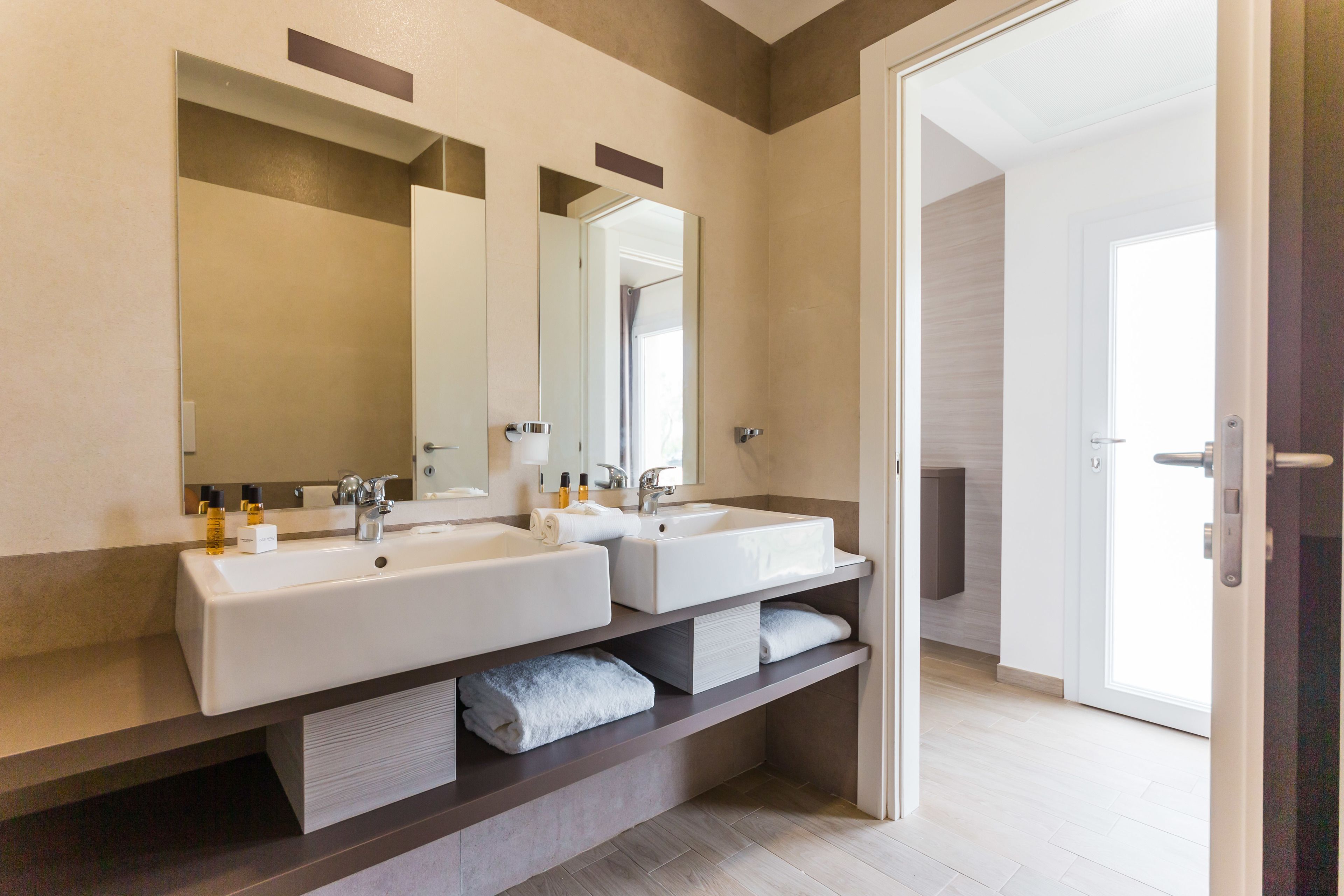 suite | bathroom | eco-friendly toiletries, hair dryer, bidet, towels