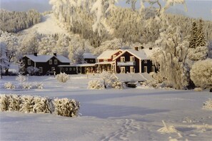 Courtyard - Hotell Järvsöbaden (Jarvso)