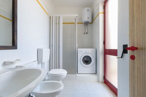 Comfort Apartment, 2 Bedrooms | Bathroom - Appartamento Oasi (Salve)