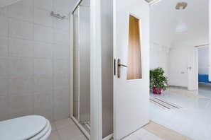 Comfort Apartment, 1 Bedroom | Bathroom