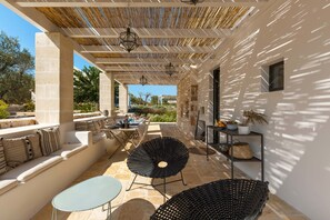 Vila conforto, 6 quartos | Terraço/pátio