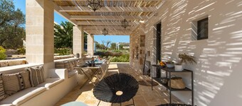Casale con Cipresso