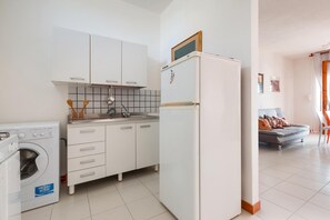 Standard-Apartment, 2 Schlafzimmer | Eigene Küche | Großer Kühlschrank, Ofen, Herdplatte, Kochgeschirr/Geschirr/Besteck