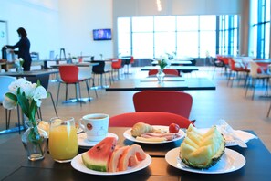 Colazione a buffet inclusa, servita tutte le mattine