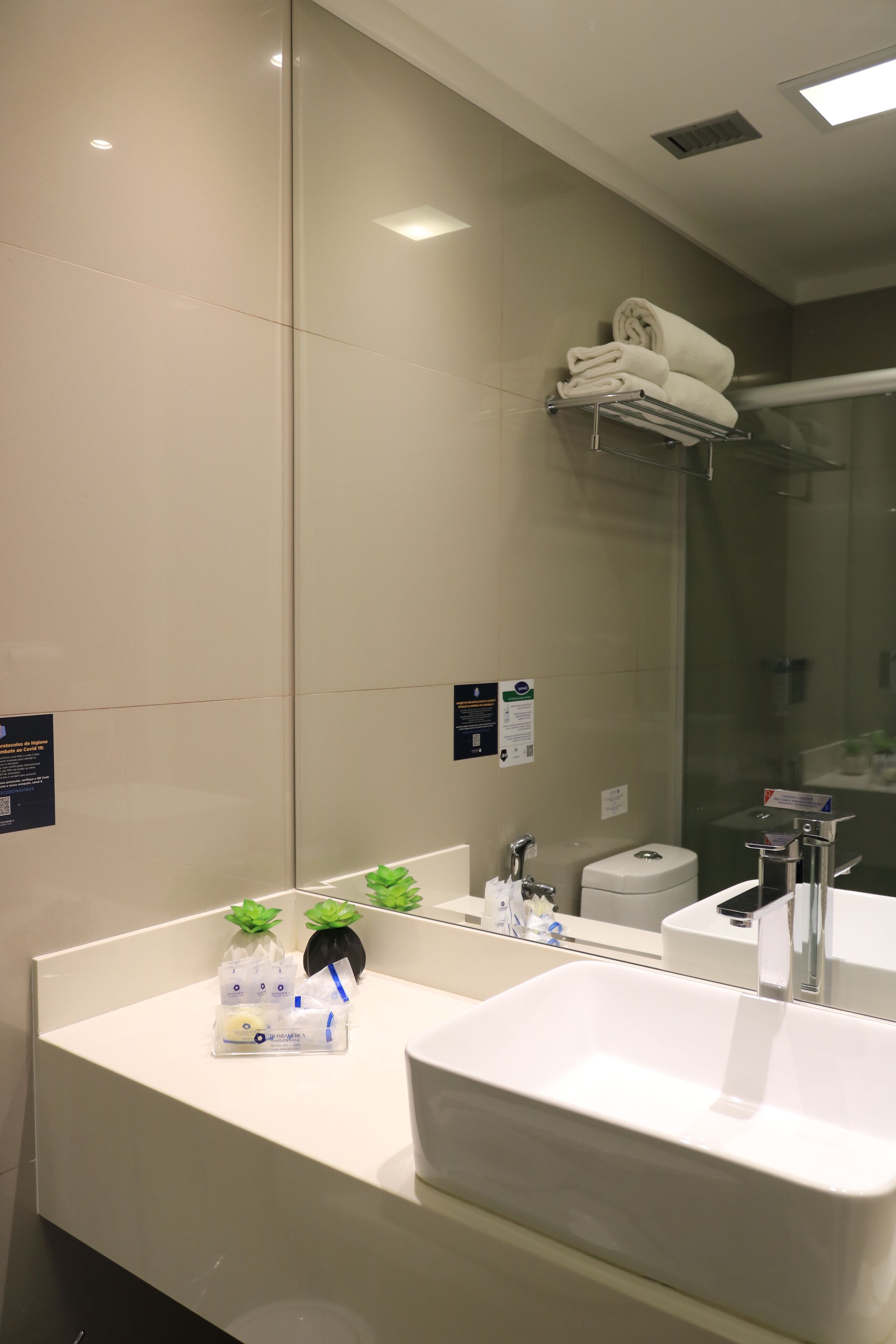 shower, rainfall showerhead, free toiletries, hair dryer