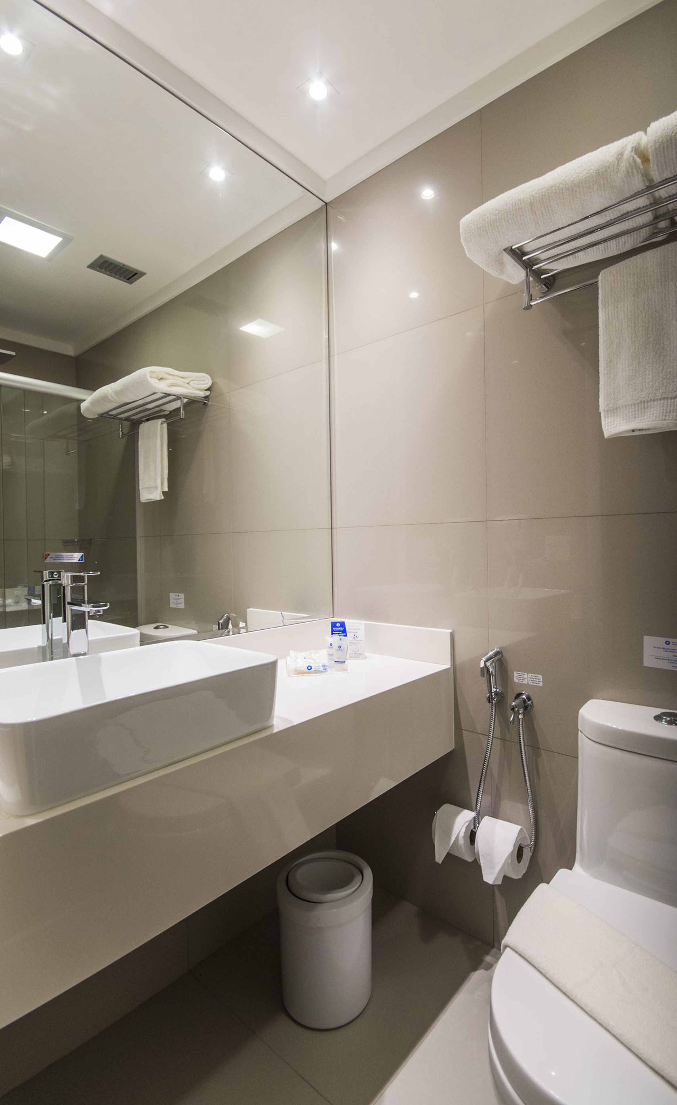 shower, rainfall showerhead, free toiletries, hair dryer