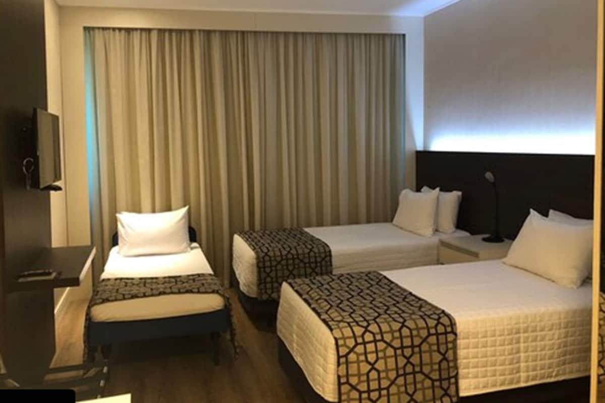 Minibar, värdeförvaringsskåp på rummet, skrivbord och gratis wi-fi