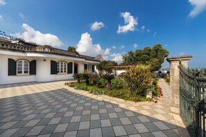 Exterior - 619 La Ripostiera by Barbarhouse (Castro)