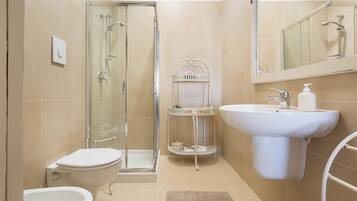 Villa, 2 Bedrooms | Bathroom | Shower, hair dryer, bidet