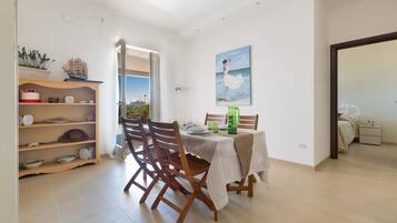 Villa, 2 Bedrooms | In-room dining