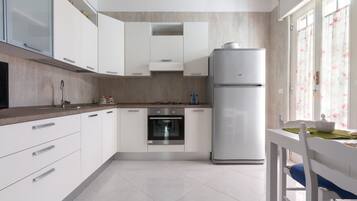 Standard Villa, 3 Bedrooms | Private kitchen | Full-sized fridge, microwave, oven, stovetop