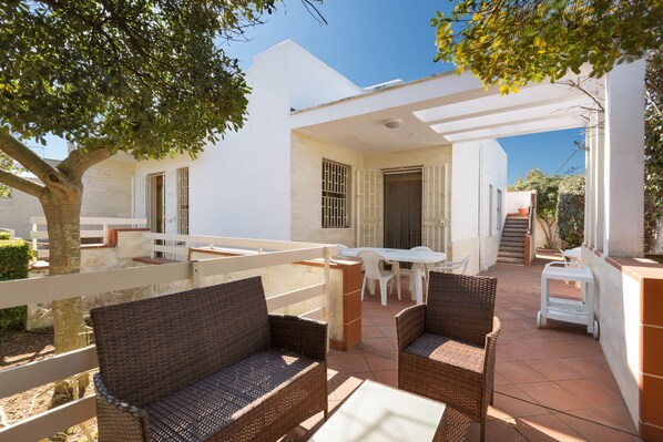 Traditional Villa, 3 Bedrooms | Terrace/patio