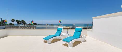 Sun deck