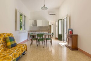 Vila standard, 4 quartos | Opções para refeição no quarto