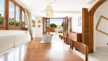 Villa, 6 Bedrooms, Pool Access | In-room dining