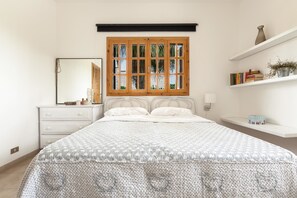 Villa, 6 chambres, accès à la piscine | 6 chambres, fer et planche à repasser, lit de bébé portatif