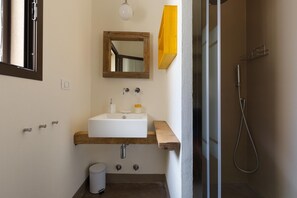 Villa, 4 Schlafzimmer, Poolzugang | Badezimmer | Dusche, Haartrockner, Bidet