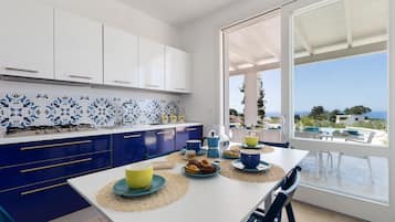 Villa, 5 Schlafzimmer, Poolzugang | Eigene Küche | Großer Kühlschrank, Mikrowelle, Ofen, Herdplatte