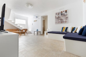 Villa, 5 Bedrooms, Pool Access | Living room | TV - Villa Leucana (Castrignano del Capo)