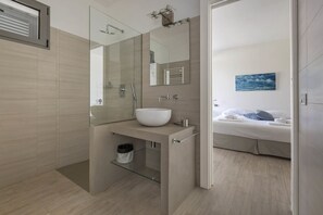 Villa, 3 Schlafzimmer, Poolzugang | Badezimmer | Dusche, Haartrockner, Bidet