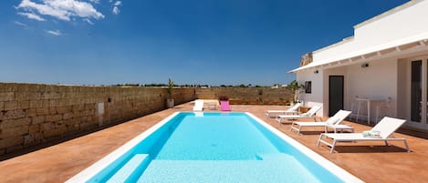 Piscine extérieure (ouverte en saison)