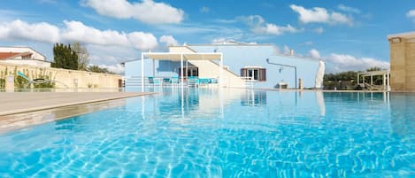 Seasonal outdoor pool